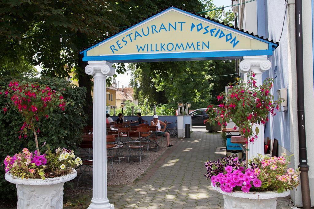 Hotel Blauer Karpfen Oberschleissheim Ngoại thất bức ảnh