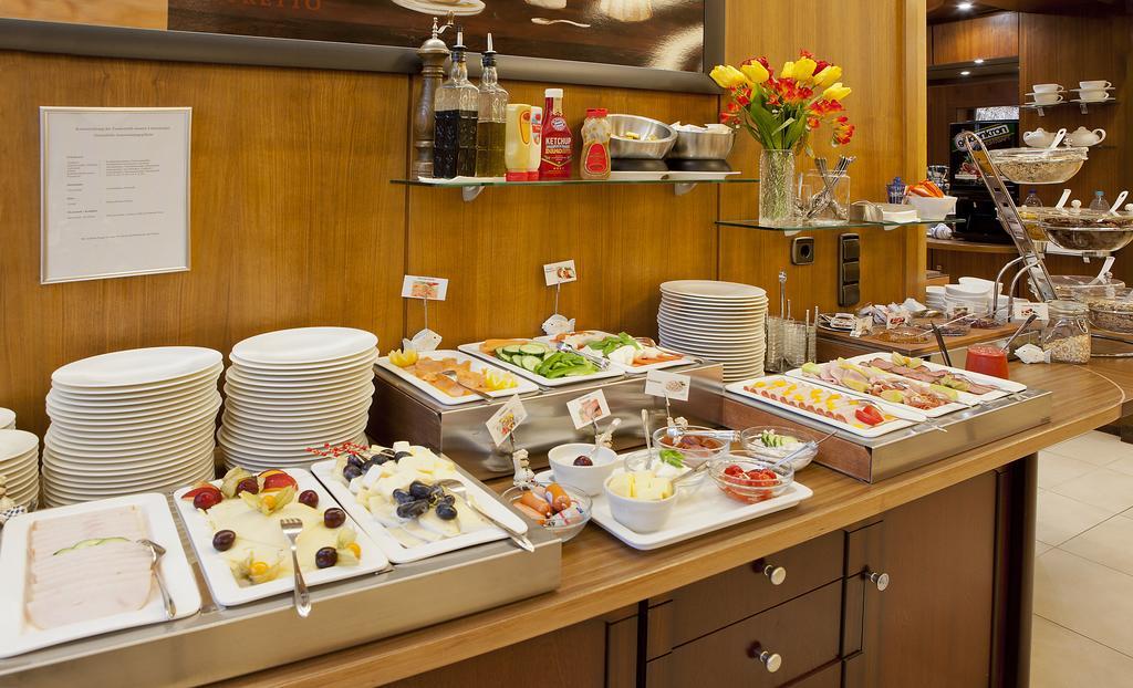 Hotel Blauer Karpfen Oberschleissheim Phòng bức ảnh