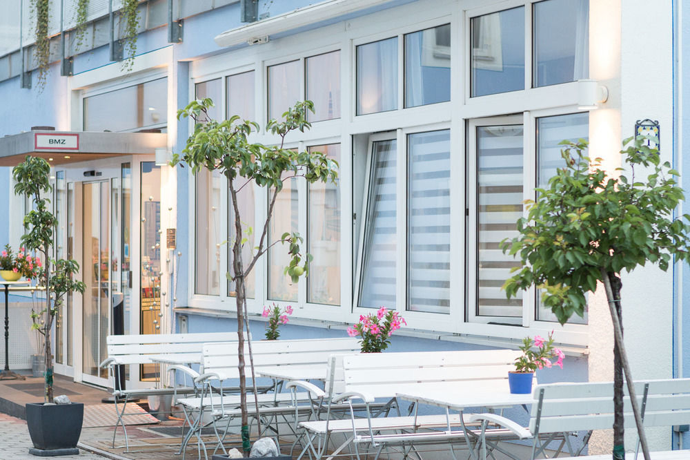 Hotel Blauer Karpfen Oberschleissheim Ngoại thất bức ảnh
