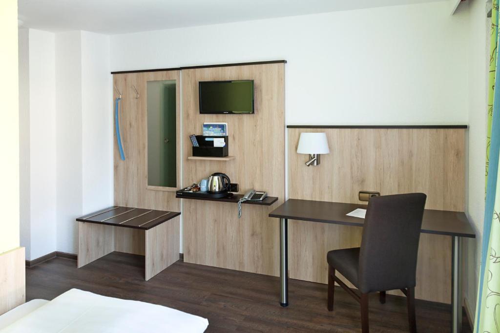 Hotel Blauer Karpfen Oberschleissheim Phòng bức ảnh