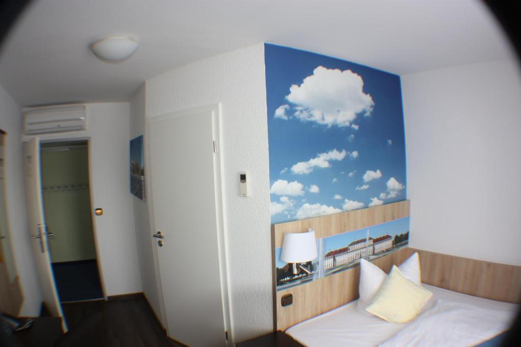 Hotel Blauer Karpfen Oberschleissheim Ngoại thất bức ảnh